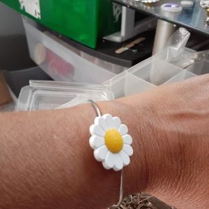 Grace Slick comes with the necklace earrings and t